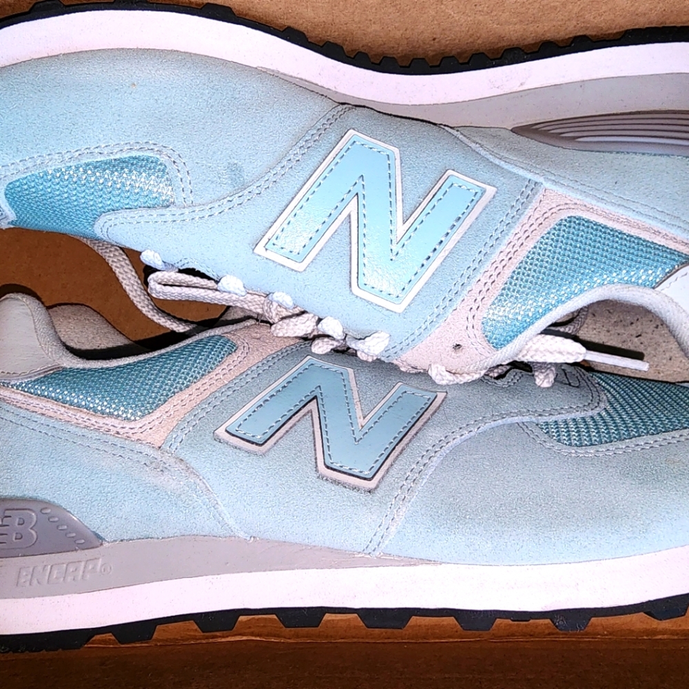 Men's size 9 baby blue 💙 New balance